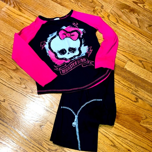 Monster High size 14 - 16 Black & Pink pjs pajamas - Picture 1 of 4